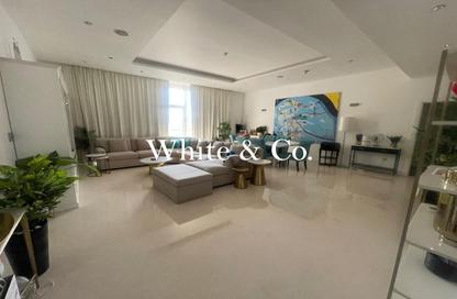 Apartment - 3 - 4 for rent in Emerald - Tiara Residences - Palm Jumeirah - Dubai