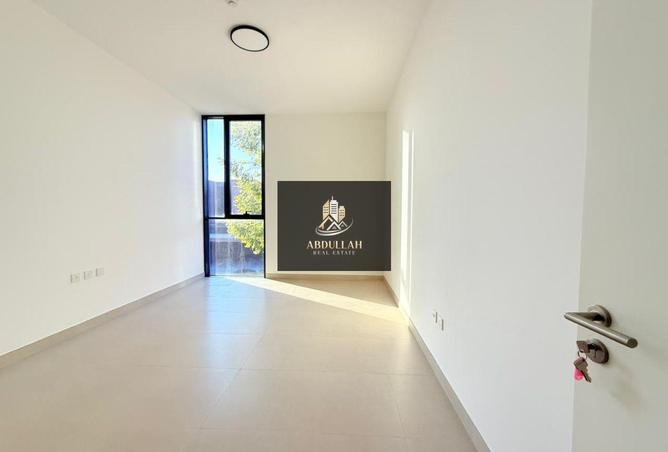 63648086 - Property Image 3