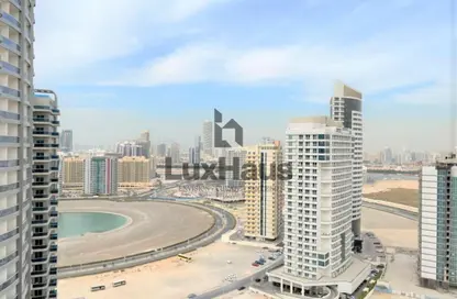 شقة - غرفة نوم - 2 حمامات للبيع في المساكن الحمراء - مدينة دبي الرياضية - دبي