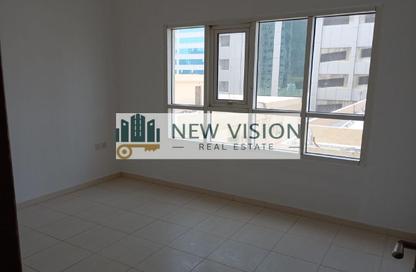 Apartment - 2 Bedrooms - 2 Bathrooms for rent in Lake Tower - Al Majaz 1 - Al Majaz - Sharjah