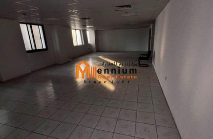 Co-working space - Studio - 1 Bathroom for rent in Al Majaz Tower - Al Majaz - Sharjah