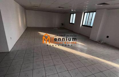 Co-working space - Studio - 1 Bathroom for rent in Al Majaz Tower - Al Majaz - Sharjah