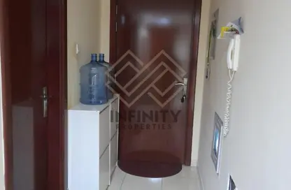 شقة - غرفة نوم - 2 حمامات للبيع في أورينت تاور 1 - أورينت تاور - البستان - عجمان