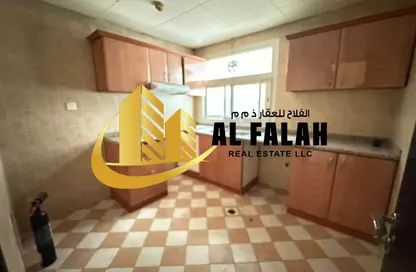 شقة - 2 غرف نوم - 2 حمامات للايجار في شارع التعاون الجديد - التعاون - الشارقة