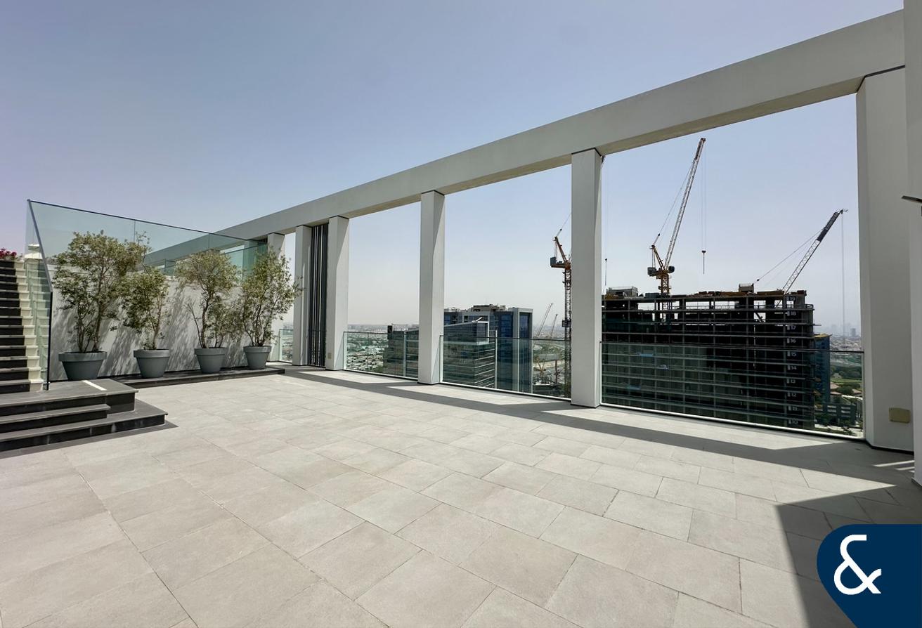 Studio | Burj View | Part Furnished photo 5