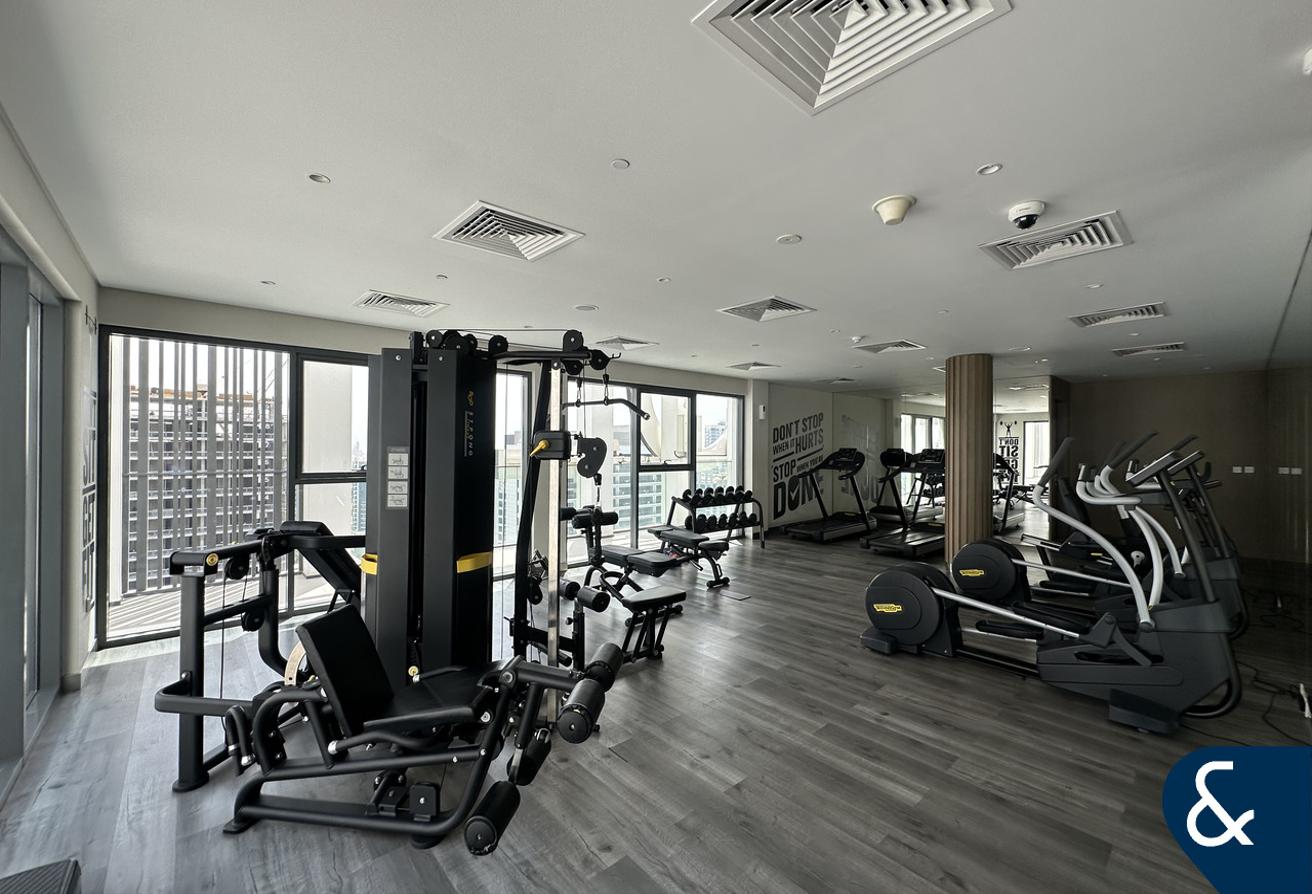 Studio | Burj View | Part Furnished photo 7