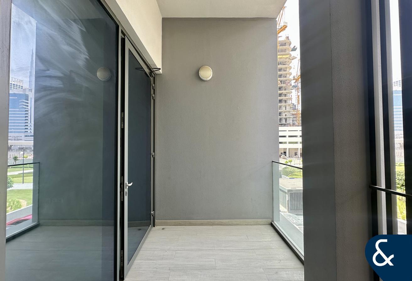Studio | Burj View | Part Furnished photo 14