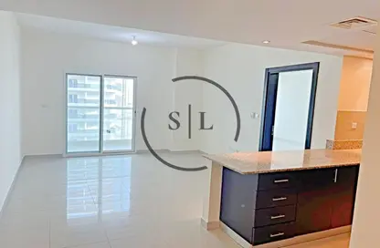 شقة - غرفة نوم - 2 حمامات للايجار في المساكن الحمراء - مدينة دبي الرياضية - دبي شقة - غرفة نوم - 2 حمامات للايجار في المساكن الحمراء - مدينة دبي الرياضية - دبي