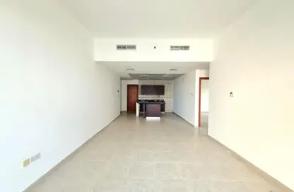 Apartment - 2 Bedrooms - 1 Bathroom for rent in Palace Tower 2 - Palace Towers - Dubai Silicon Oasis - Dubai