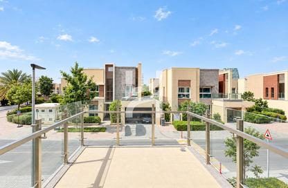 Villa - 3 - 4 for rent in Villa Lantana 2 - Villa Lantana - Dubai Science Park - Dubai