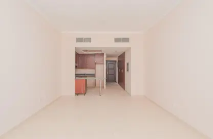 شقة - 1 حمام للايجار في برج رتاج - مجمع دبي للاستثمار - دبي