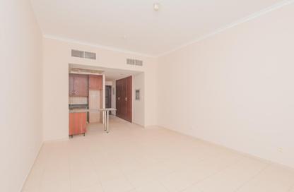 Apartment - Studio - 1 Bathroom for rent in Ritaj Tower - Dubai Investment Park (DIP) - Dubai
