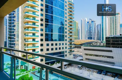 Apartment - 2 Bedrooms - 3 Bathrooms for rent in Emerald Residence - Dubai Marina - Dubai