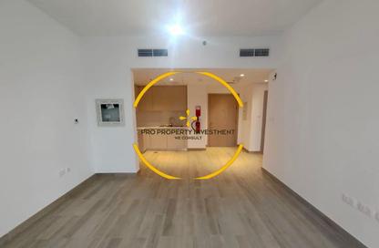 Apartment - 1 Bedroom - 1 Bathroom for rent in Waters Edge - Yas Island - Abu Dhabi
