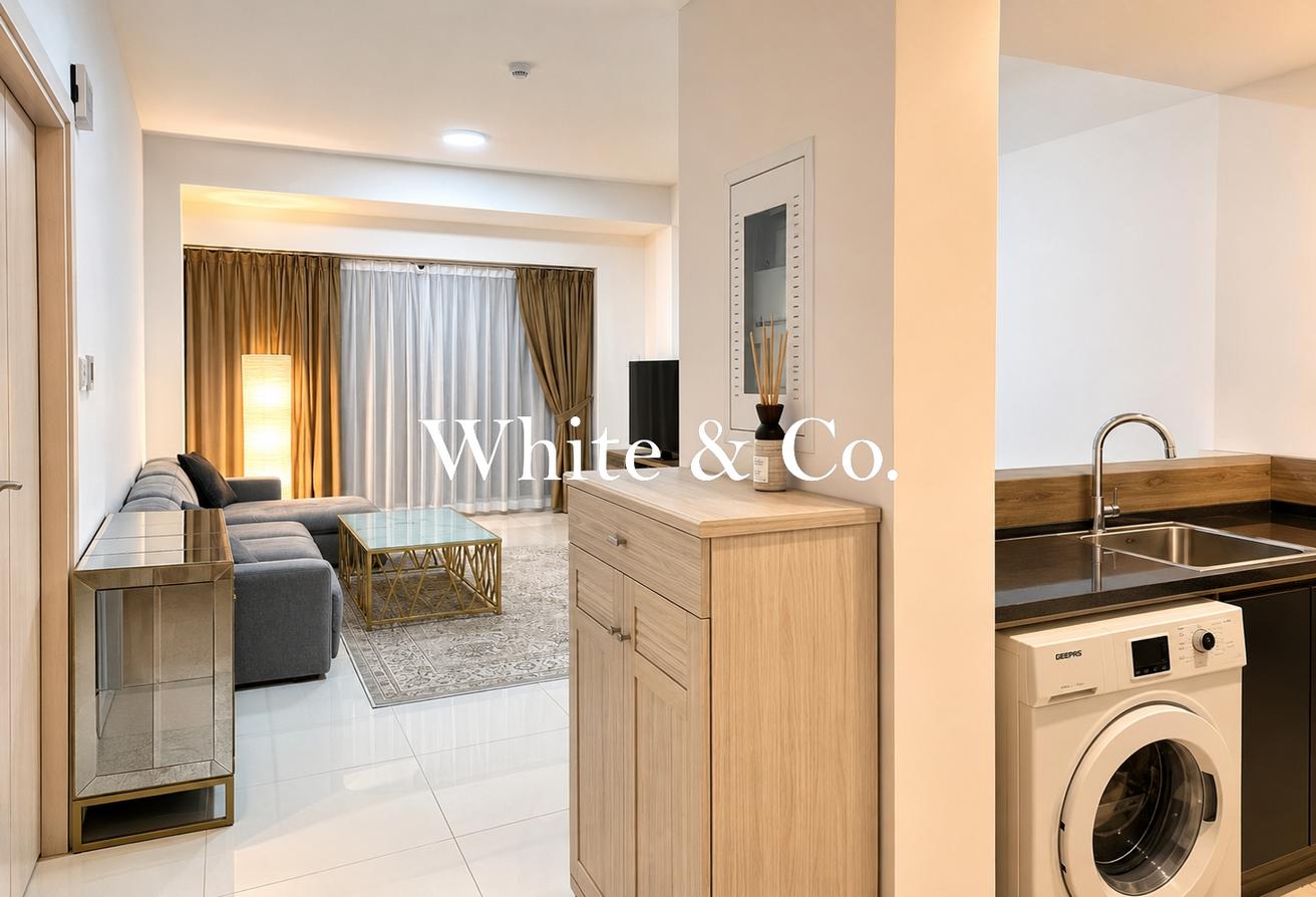 Spacious Unit | Available Now | Bright photo 4
