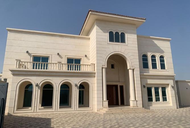 فيلا من 6 غرف نوم بمساحة 10993 قدم مربع في دبي