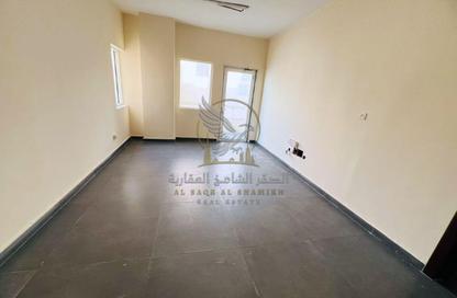 Apartment - 2 - 2 for rent in Al Qulayaa Building - Al Qulaya'ah - Al Sharq - Sharjah