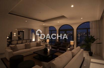 Villa - 5 - 6 for rent in Garden Homes Frond B - Garden Homes - Palm Jumeirah - Dubai