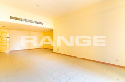 Apartment - 2 Bedrooms - 2 Bathrooms for rent in Sunrise New Mankhool - Al Raffa - Bur Dubai - Dubai
