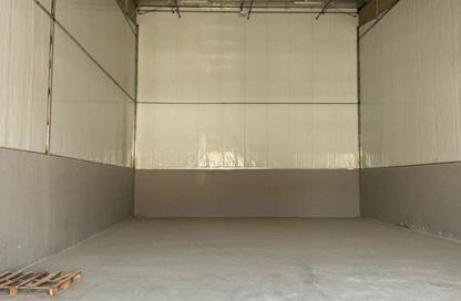 Warehouse - Studio - 1 Bathroom for rent in Mussafah Industrial Area - Mussafah - Abu Dhabi