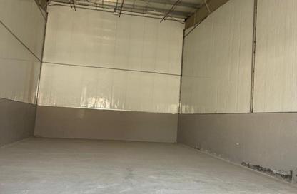 Warehouse - Studio - 1 Bathroom for rent in Mussafah Industrial Area - Mussafah - Abu Dhabi
