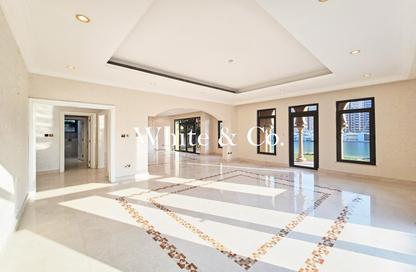 Villa - 4 Bedrooms - 5 Bathrooms for rent in Garden Homes Frond A - Garden Homes - Palm Jumeirah - Dubai