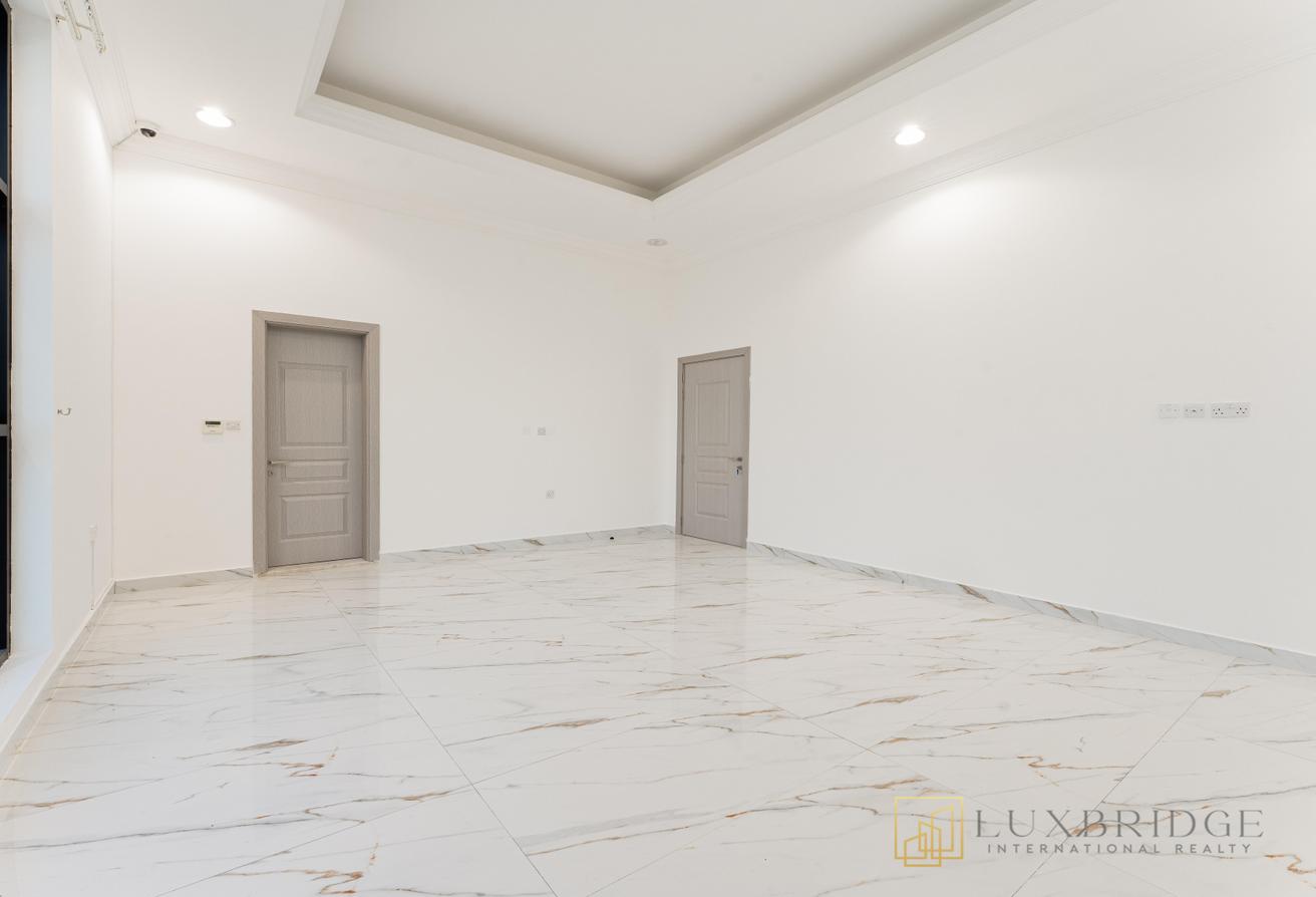 Skyline Elegance | Premium Location photo 11