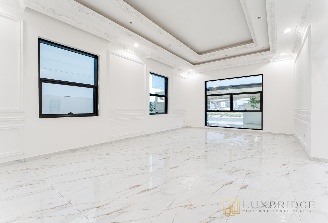 Skyline Elegance | Premium Location photo 3