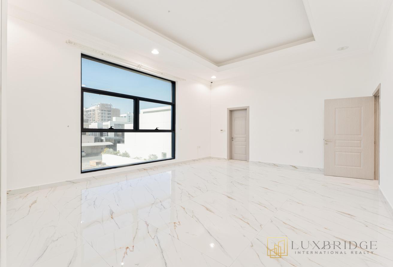 Skyline Elegance | Premium Location photo 10