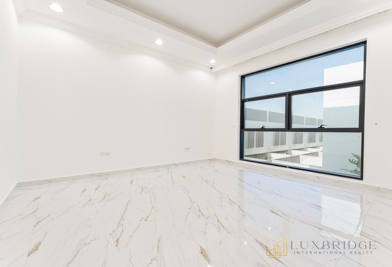 Skyline Elegance | Premium Location photo 13