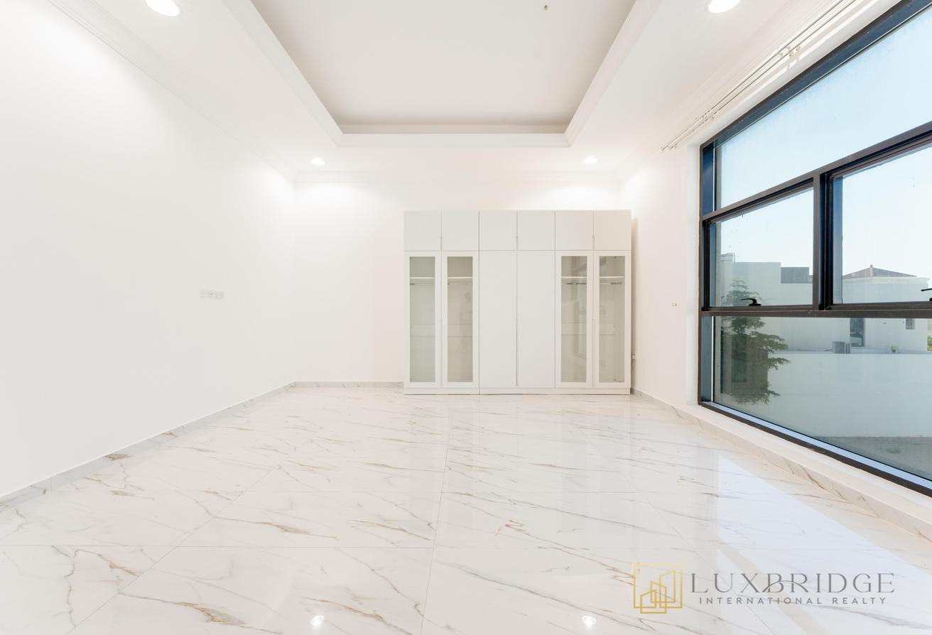 Skyline Elegance | Premium Location photo 9