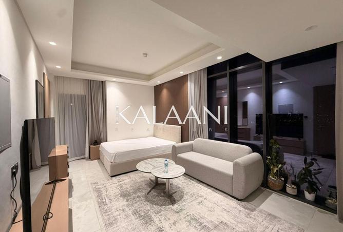 FULLY FURNISHED | 6 Cheques | VACANT