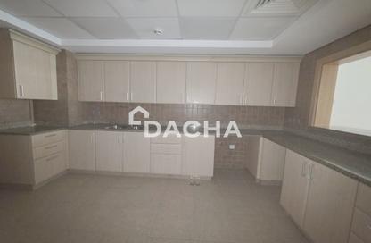 Apartment - 2 Bedrooms - 2 Bathrooms for rent in Al Anbara - Shoreline Apartments - Palm Jumeirah - Dubai