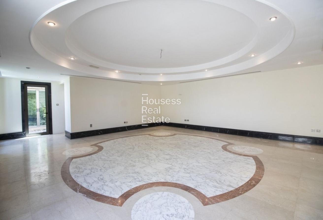 Palace-Style Villa | Private Pool and Lift |Vacant photo 9