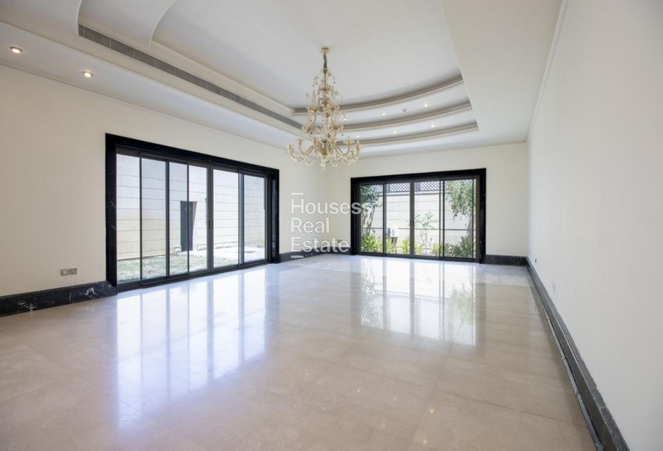 Palace-Style Villa | Private Pool and Lift |Vacant photo 10