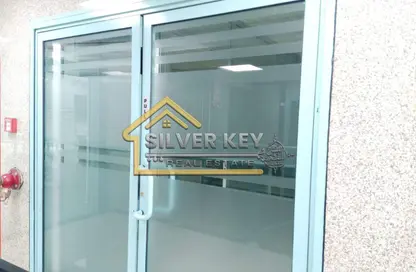 مكتب - 2 غرف نوم للايجار في ميدان الرولة - منطقة الرولة - الشارقة