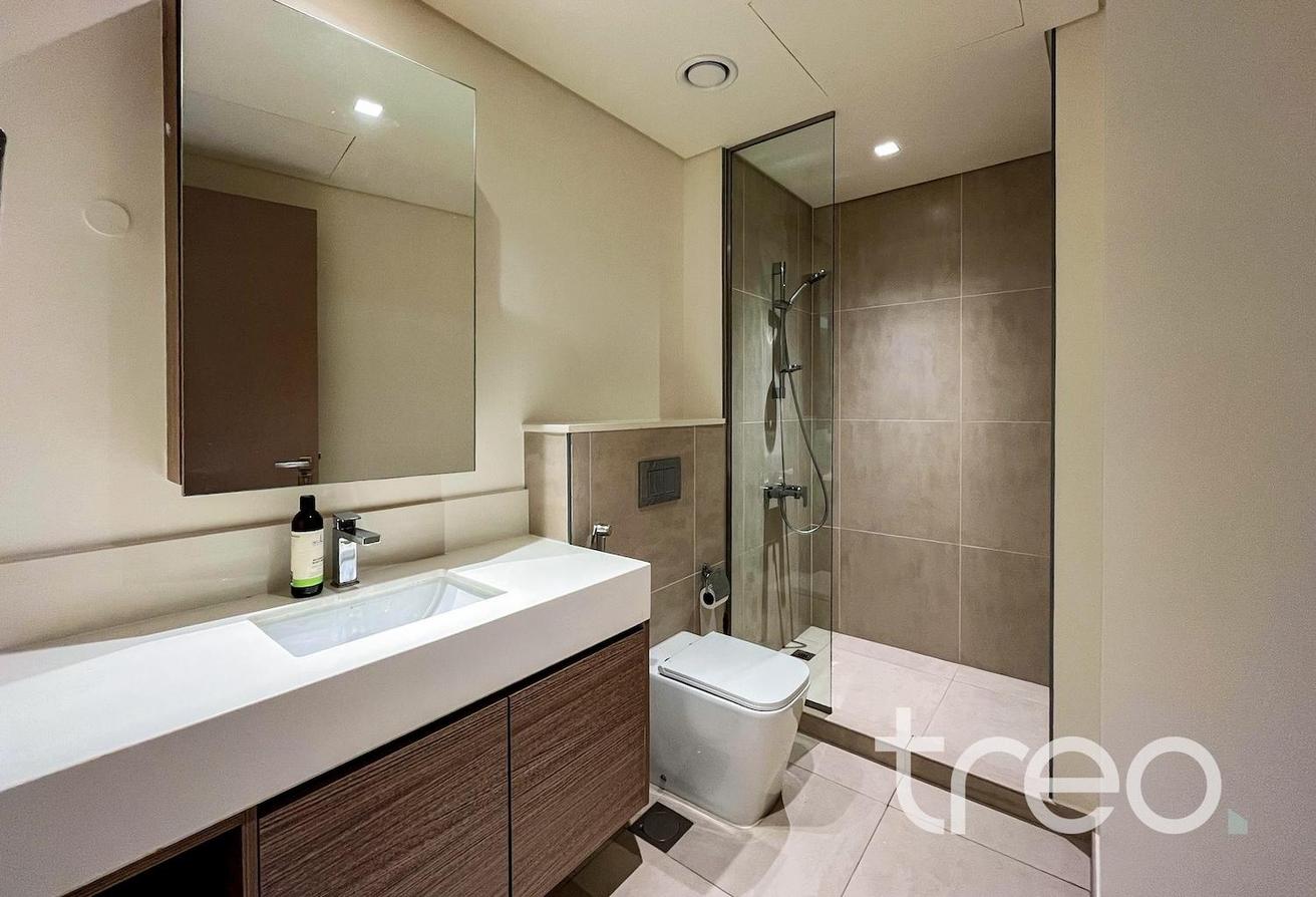 Vacant Now | High Floor | Sea Views photo 9
