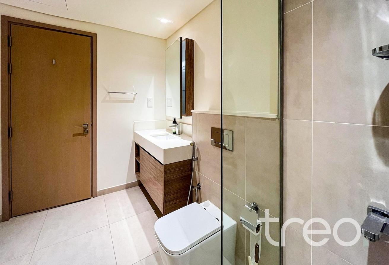 Vacant Now | High Floor | Sea Views photo 10