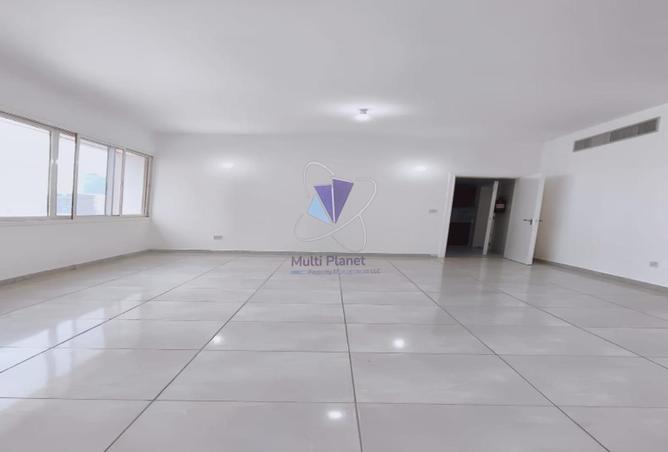142370363 - Property Image 3