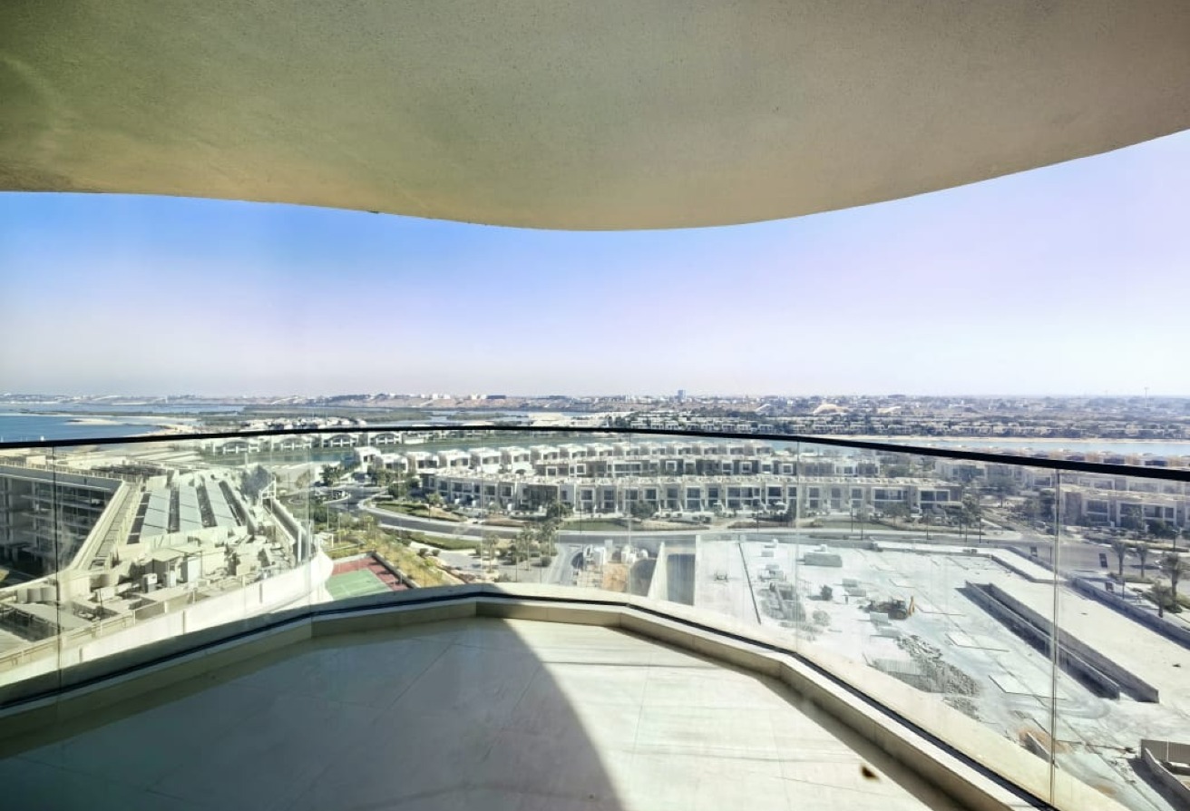 Panoramic Views | Stylish 2BR Apt | Northbay