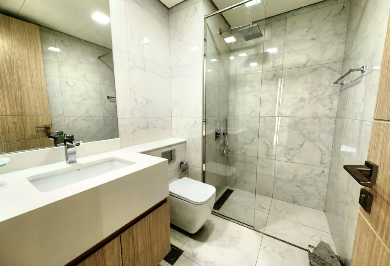 Panoramic Views | Stylish 2BR Apt | Northbay
