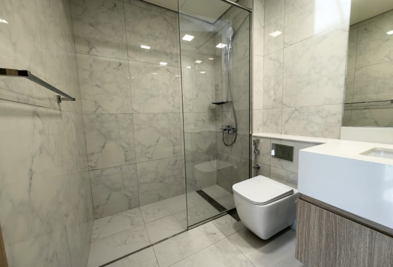 Panoramic Views | Stylish 2BR Apt | Northbay