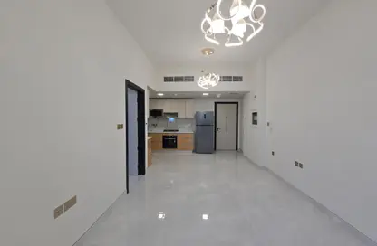 شقة - غرفة نوم - 1 حمام للايجار في سكايز من دانوب - ارجان - دبي