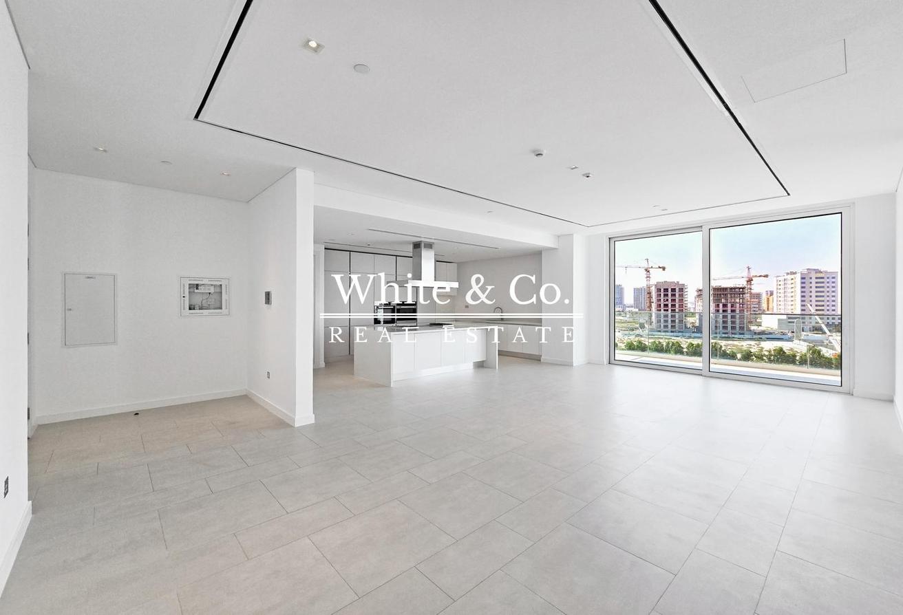 Large Two Bed | Huge Terraces | Vacant photo 6