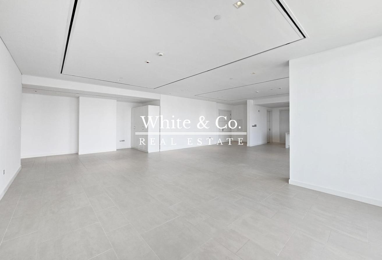 Large Two Bed | Huge Terraces | Vacant photo 4