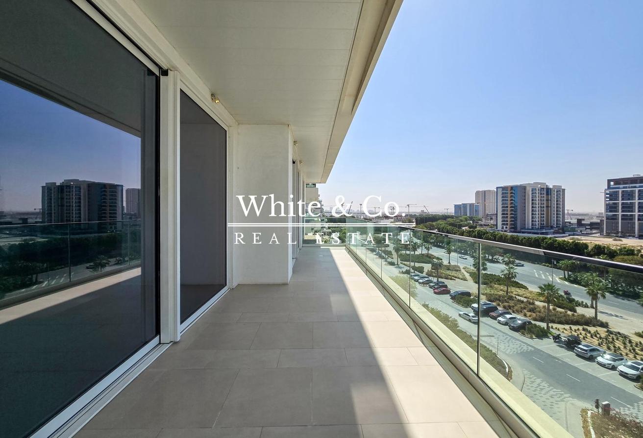 Large Two Bed | Huge Terraces | Vacant photo 15