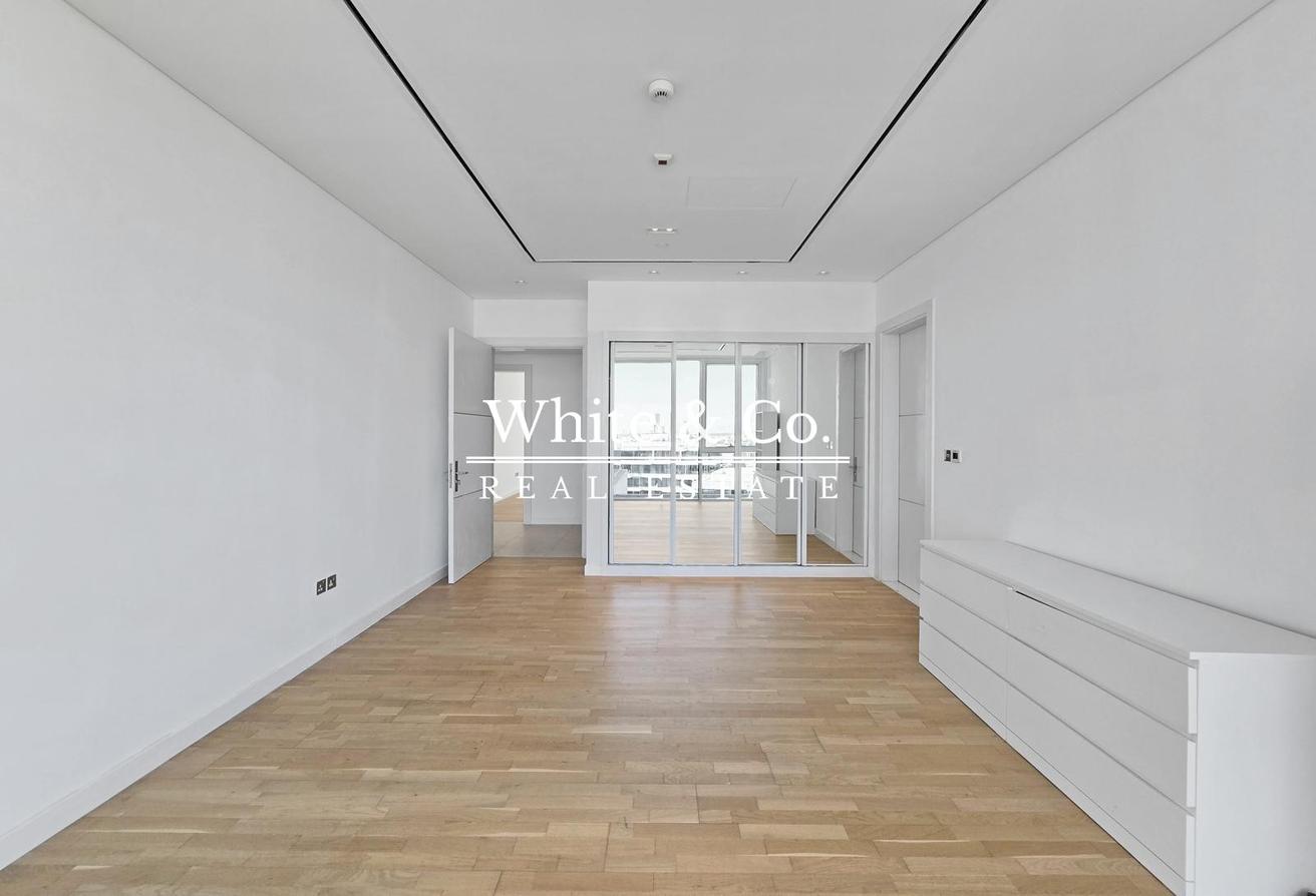 Large Two Bed | Huge Terraces | Vacant photo 12