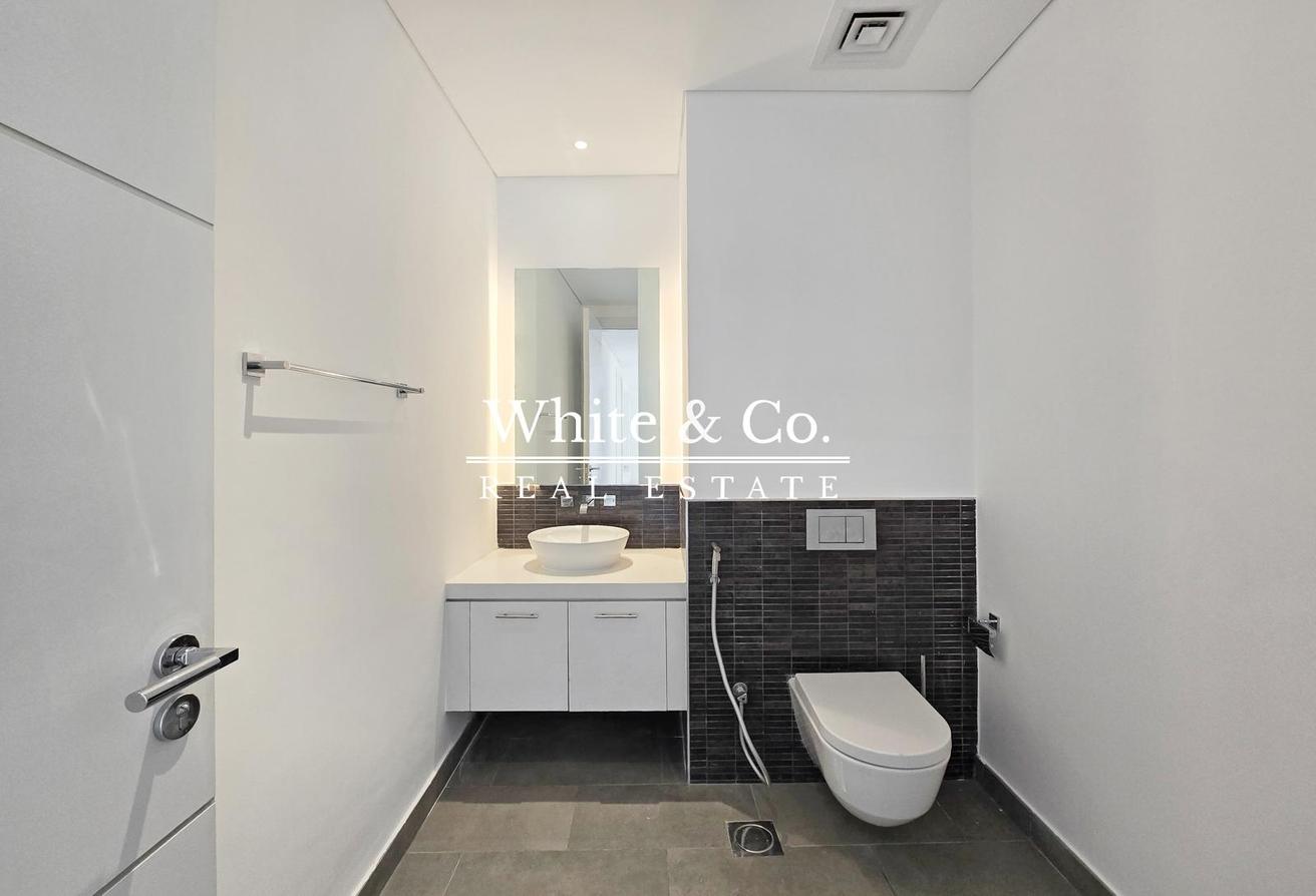 Large Two Bed | Huge Terraces | Vacant photo 13