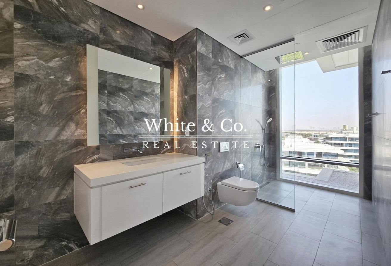 Large Two Bed | Huge Terraces | Vacant photo 11