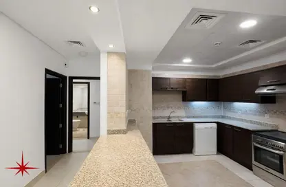 شقة - 2 غرف نوم - 2 حمامات للايجار في برج لطيفة - شارع الشيخ زايد - دبي شقة - 2 غرف نوم - 2 حمامات للايجار في برج لطيفة - شارع الشيخ زايد - دبي